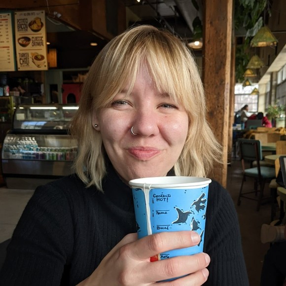 Meet your Posher, Darlene - Picture 1 of 1